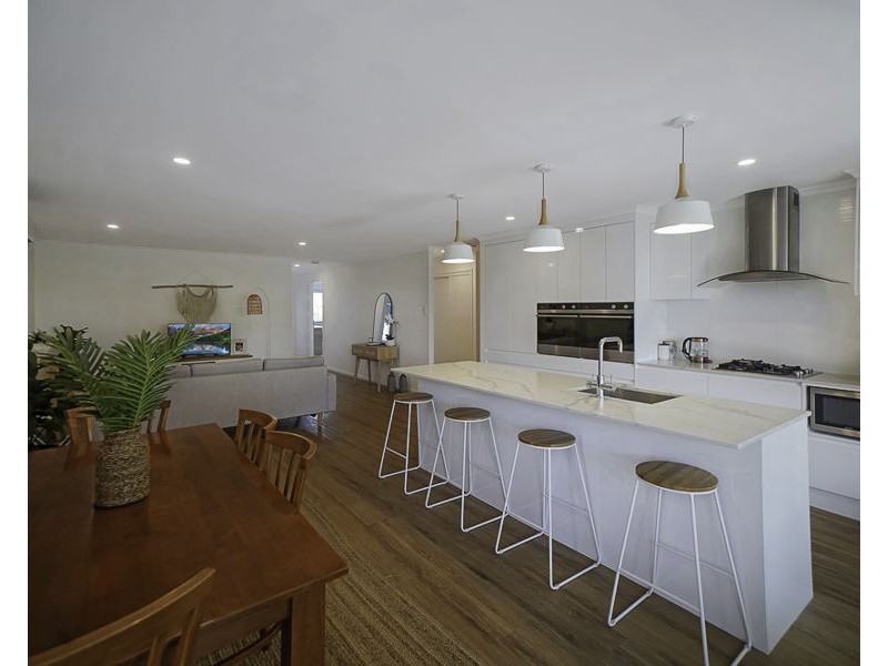 19 Churchill Street, Urangan QLD 4655