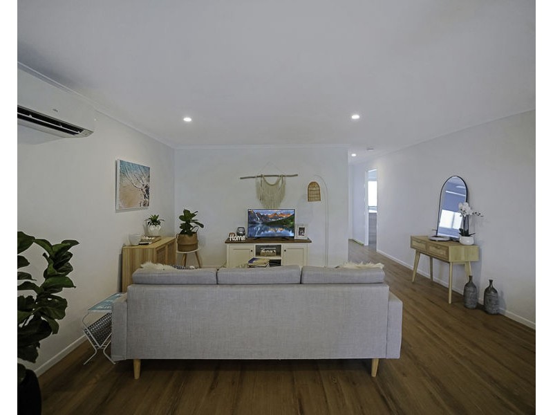 19 Churchill Street, Urangan QLD 4655