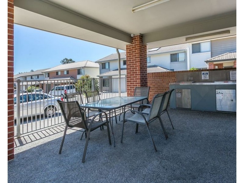 2/45 Blaxland Crescent, Redbank Plains QLD 4301
