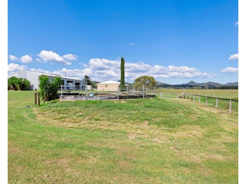 Peak Crossing QLD 4306