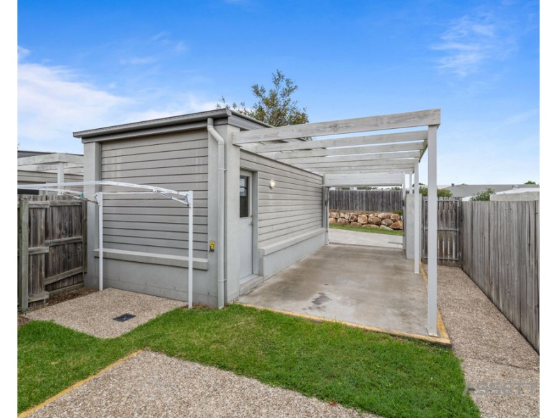 4/64 Glorious Promenade, Redbank Plains QLD 4301