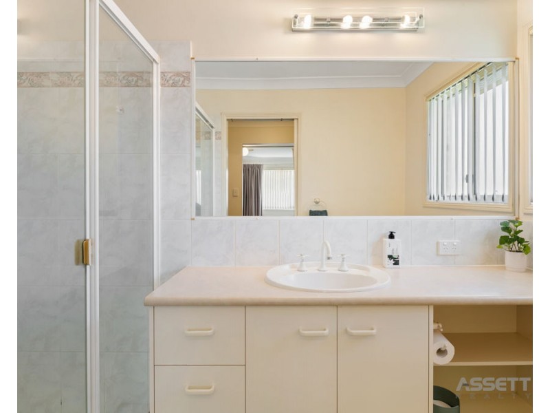 4 Doran Close, Westlake QLD 4074