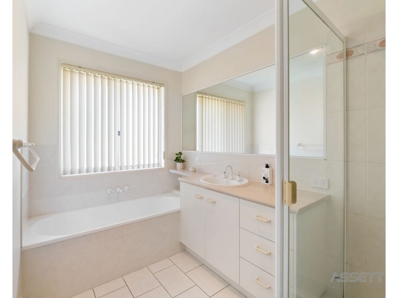 4 Doran Close, Westlake QLD 4074