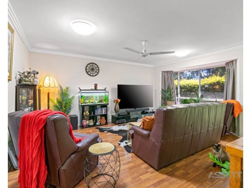 2 Lakewood Court, Flinders View QLD 4305