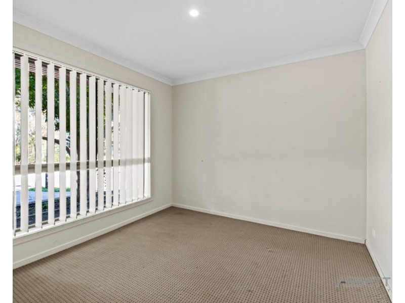 1/61 Glorious Promenade, Redbank Plains QLD 4301