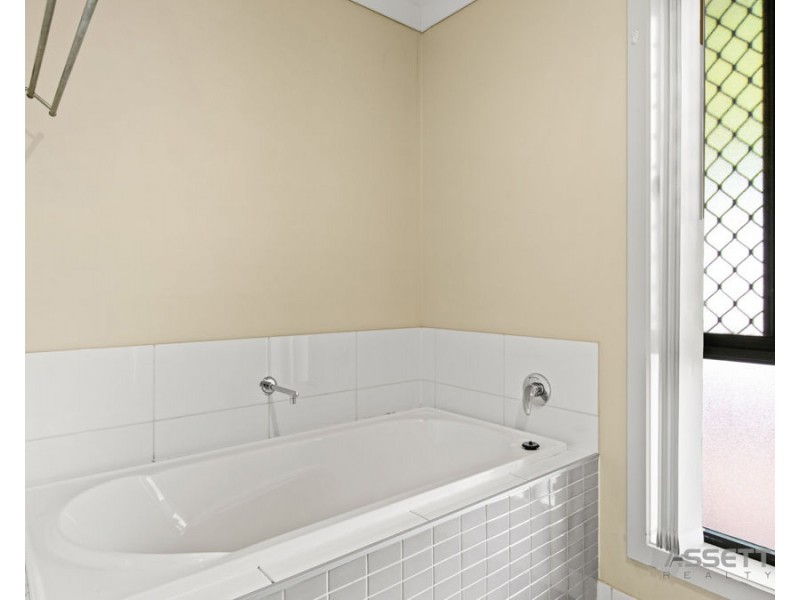 1/61 Glorious Promenade, Redbank Plains QLD 4301