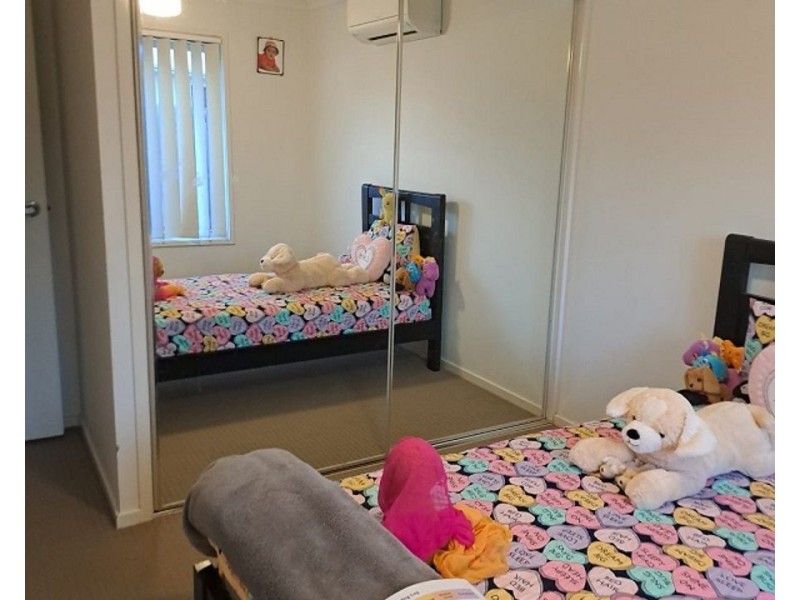 5A Hewett Street, Toll QLD 4820