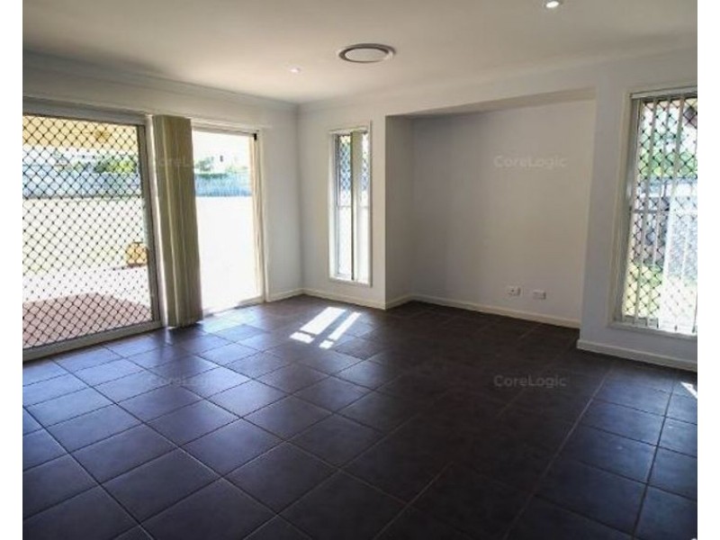 5A Hewett Street, Toll QLD 4820