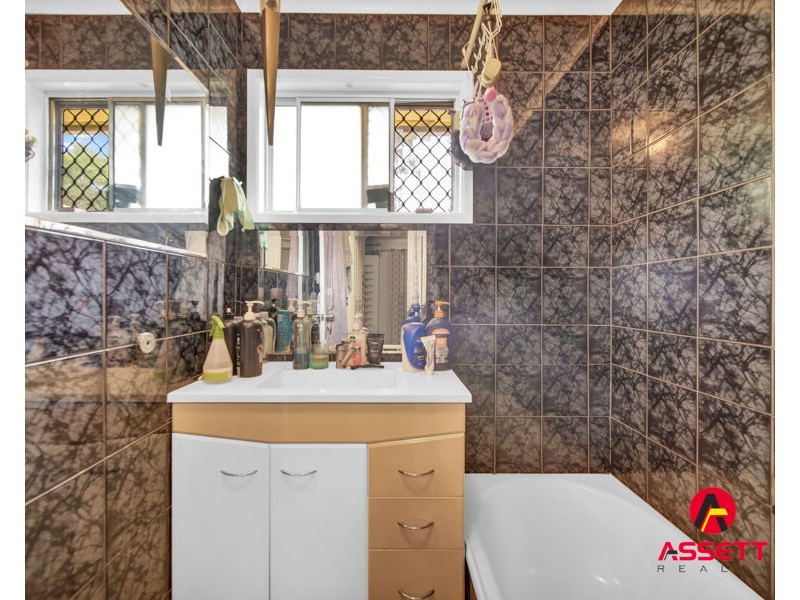 15 Aldinga Street, Redbank Plains QLD 4301