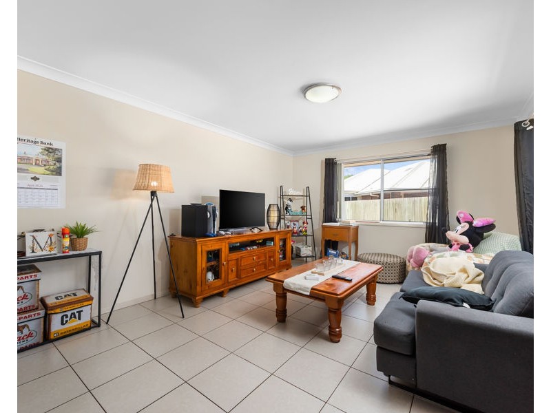 1/12 chainey court,, Glenvale QLD 4350