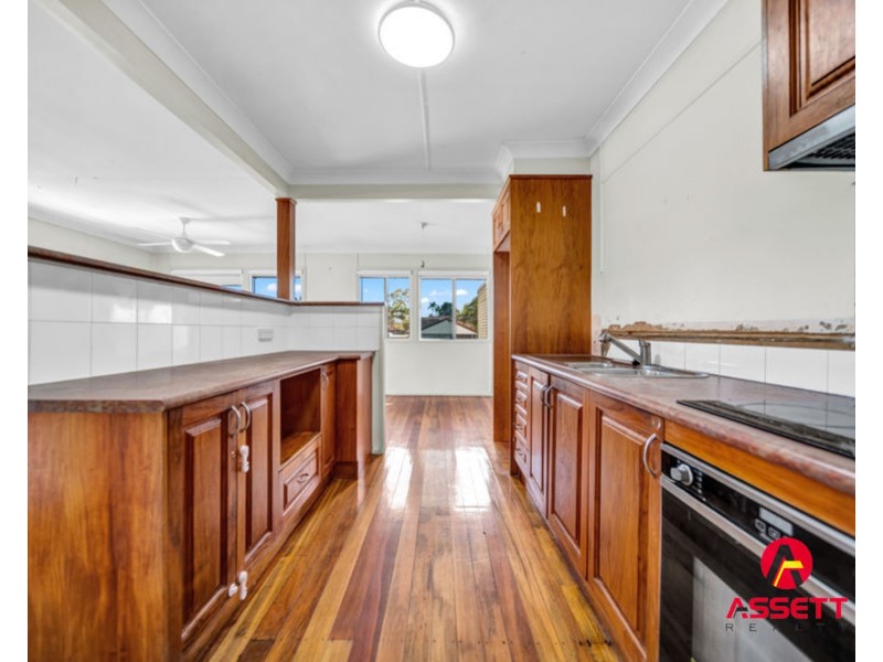 8 LEWIS STREET, Redbank QLD 4301