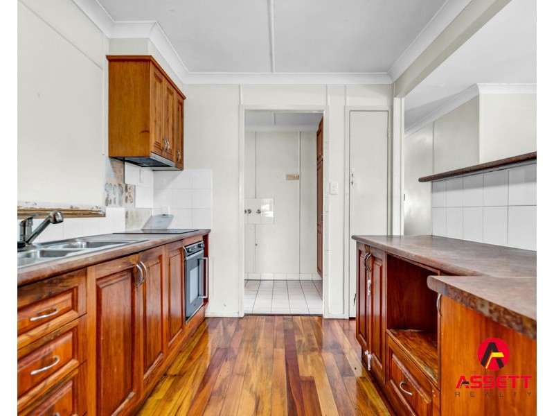 8 LEWIS STREET, Redbank QLD 4301