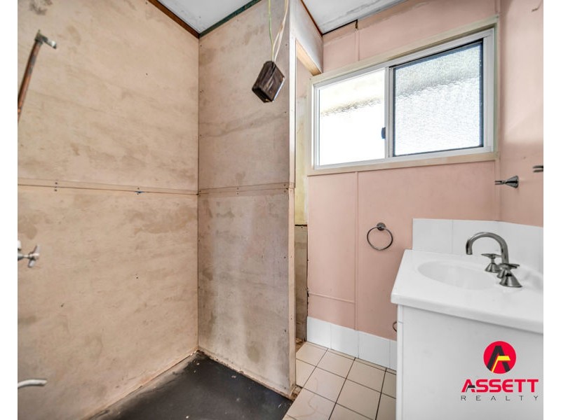 8 LEWIS STREET, Redbank QLD 4301