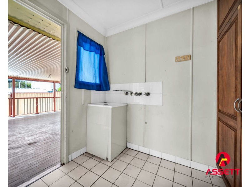 8 LEWIS STREET, Redbank QLD 4301