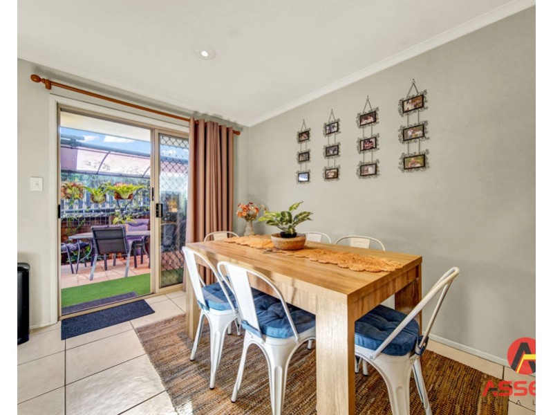 4/4 ROSEGUM PLACE, Redbank Plains QLD 4301