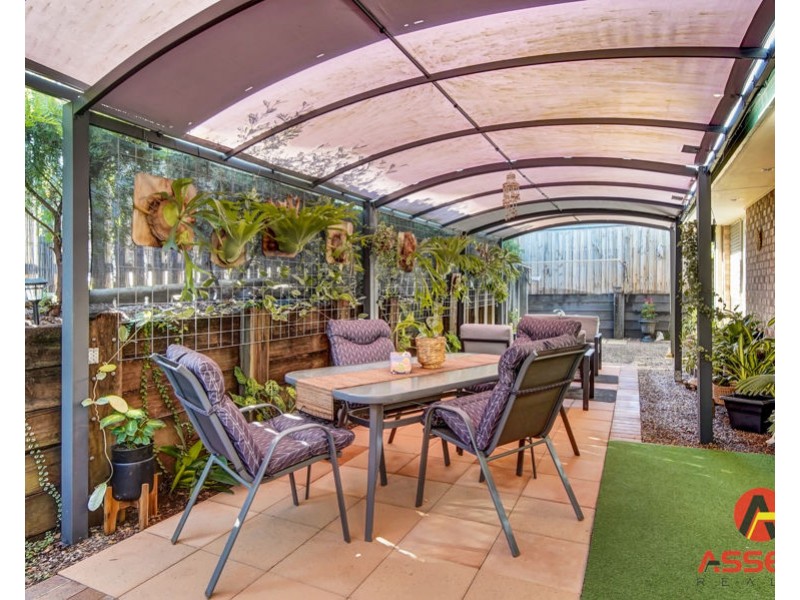 4/4 ROSEGUM PLACE, Redbank Plains QLD 4301