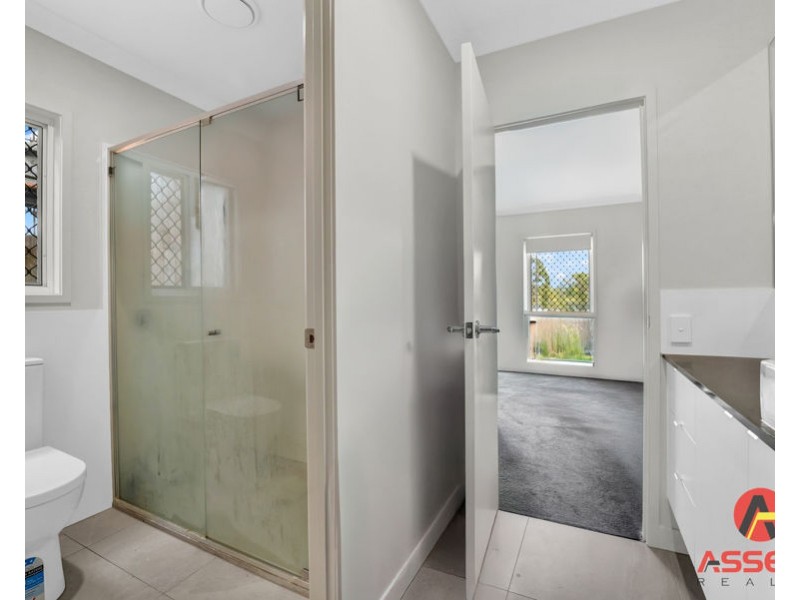17 Amber court, Redbank Plains QLD 4301