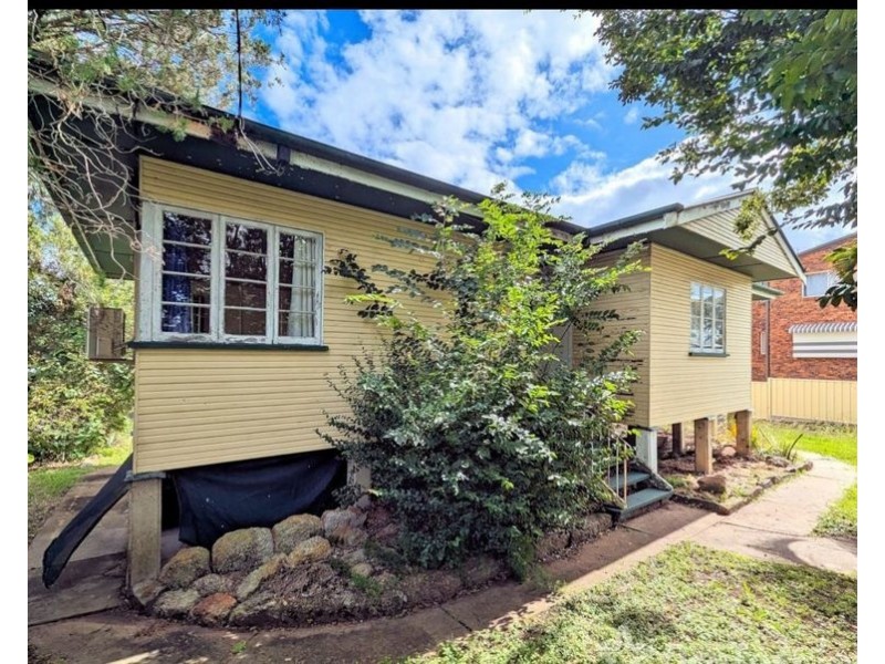 42 Bergin Street, Booval QLD 4304