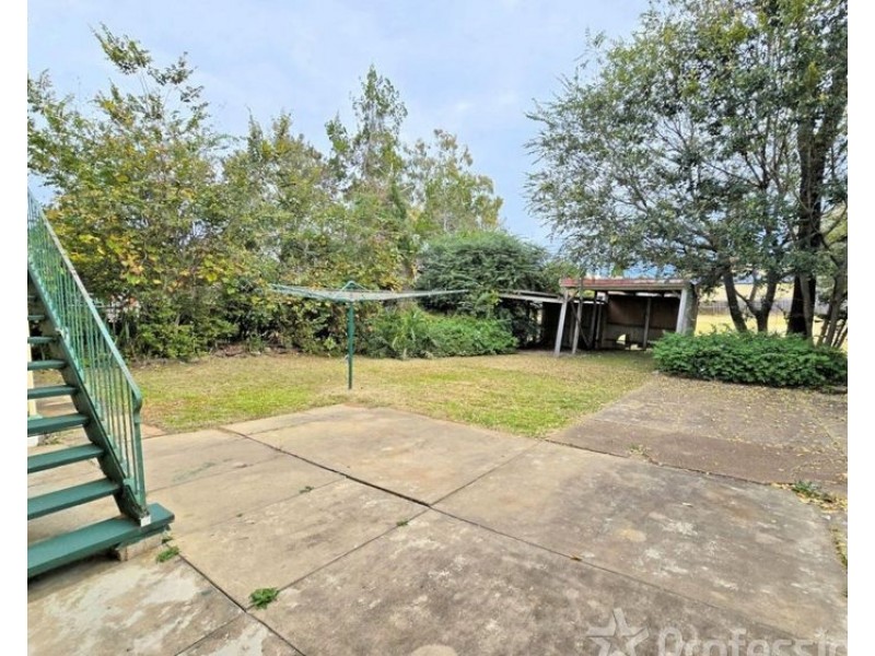 42 Bergin Street, Booval QLD 4304