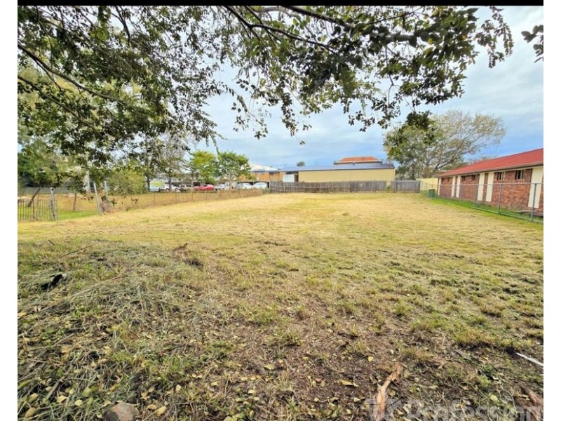 42 Bergin Street, Booval QLD 4304