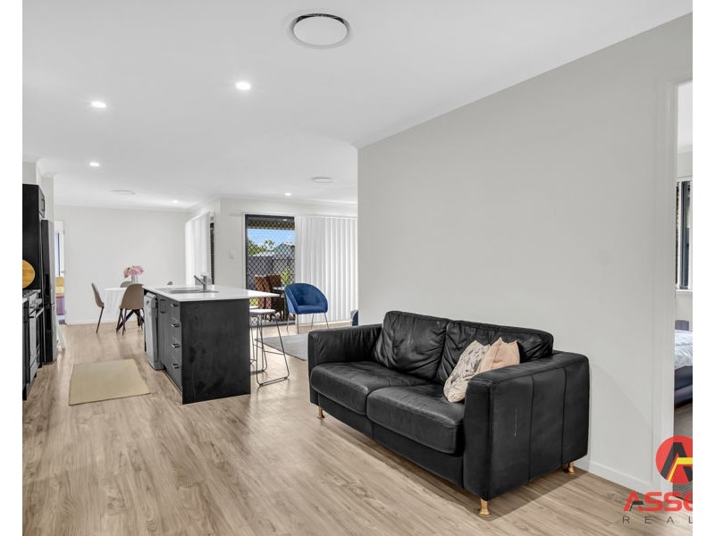 27 TRIGONA DRIVE, Ripley QLD 4306