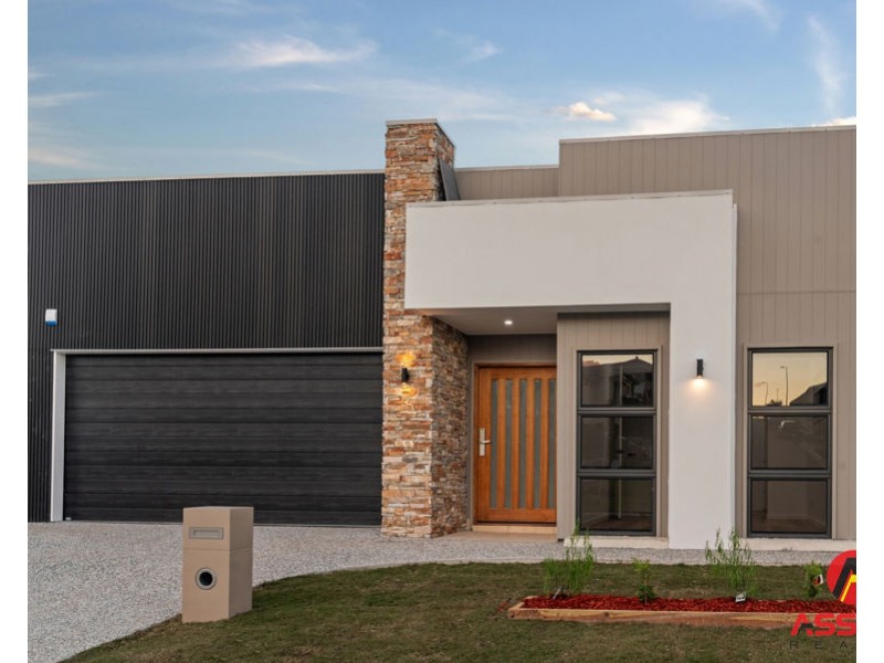 31 Bemina Crescent, Spring Mountain QLD 4124