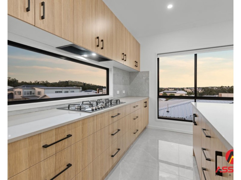 31 Bemina Crescent, Spring Mountain QLD 4124