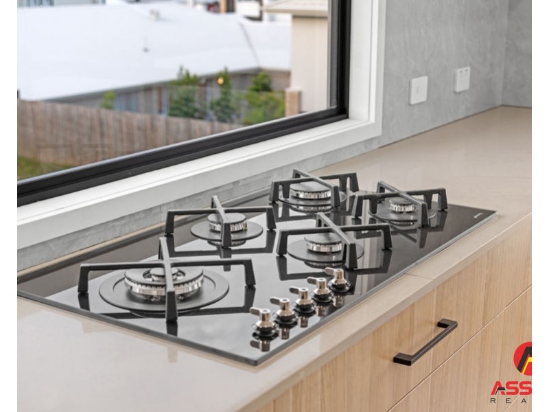 31 Bemina Crescent, Spring Mountain QLD 4124