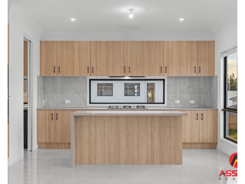 31 Bemina Crescent, Spring Mountain QLD 4124