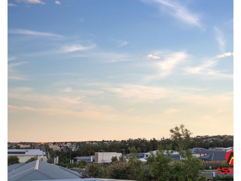 31 Bemina Crescent, Spring Mountain QLD 4124