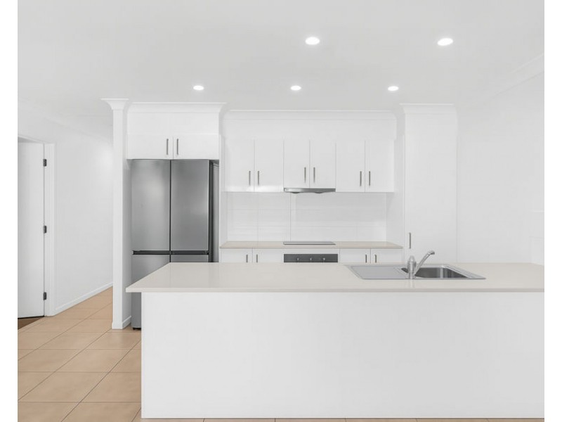 6 Creekstone Avenue, Redbank Plains QLD 4301