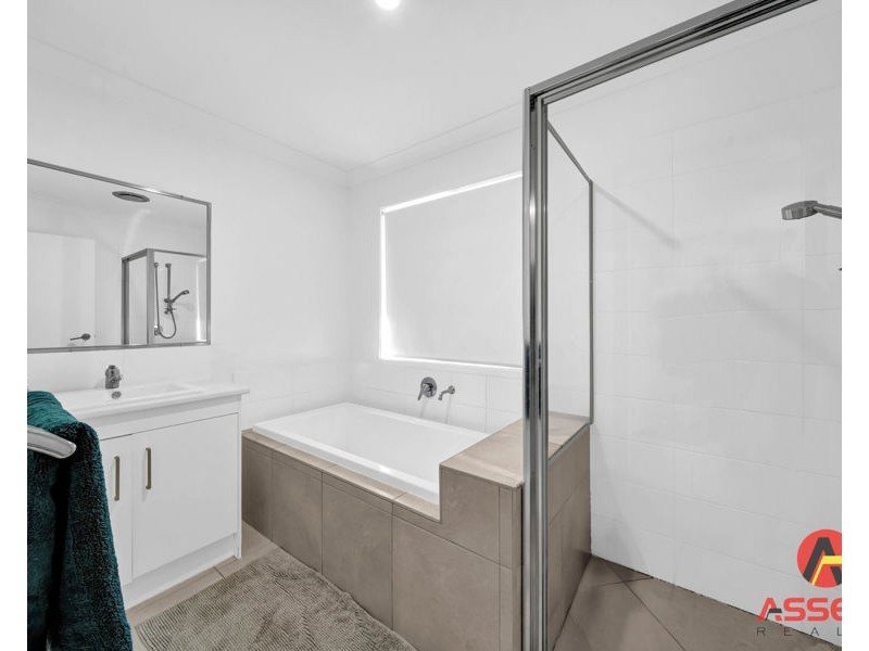 6 Creekstone Avenue, Redbank Plains QLD 4301