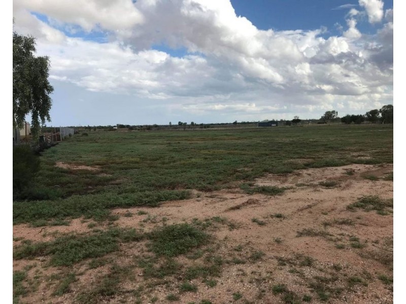 49 KLUGH STREET, Muttaburra QLD 4732