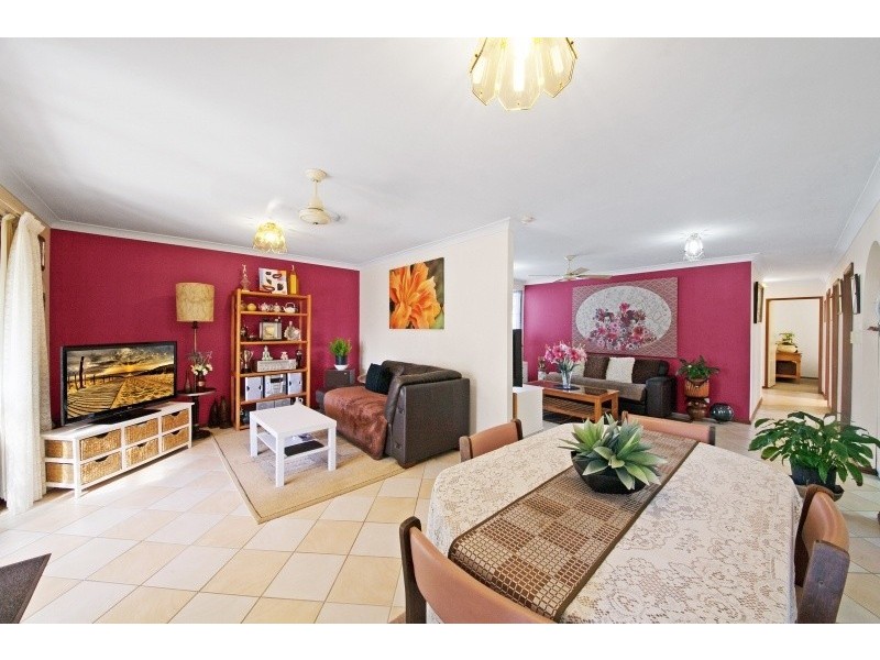 2/15 Poziers Avenue, Umina Beach NSW 2257