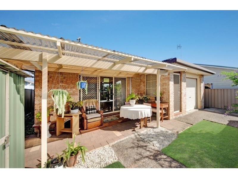 2/15 Poziers Avenue, Umina Beach NSW 2257