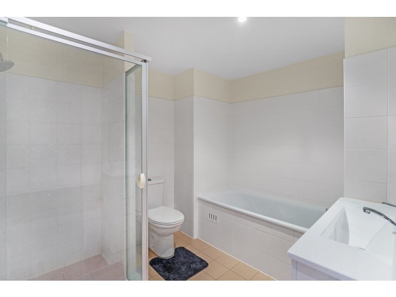 341/80 John Whiteway Drive, Gosford NSW 2250