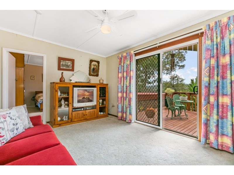 24 Hillcrest Road, Empire Bay NSW 2257