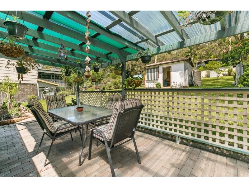 24 Hillcrest Road, Empire Bay NSW 2257