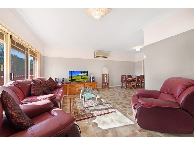 16 Pozieres Avenue, Umina Beach NSW 2257