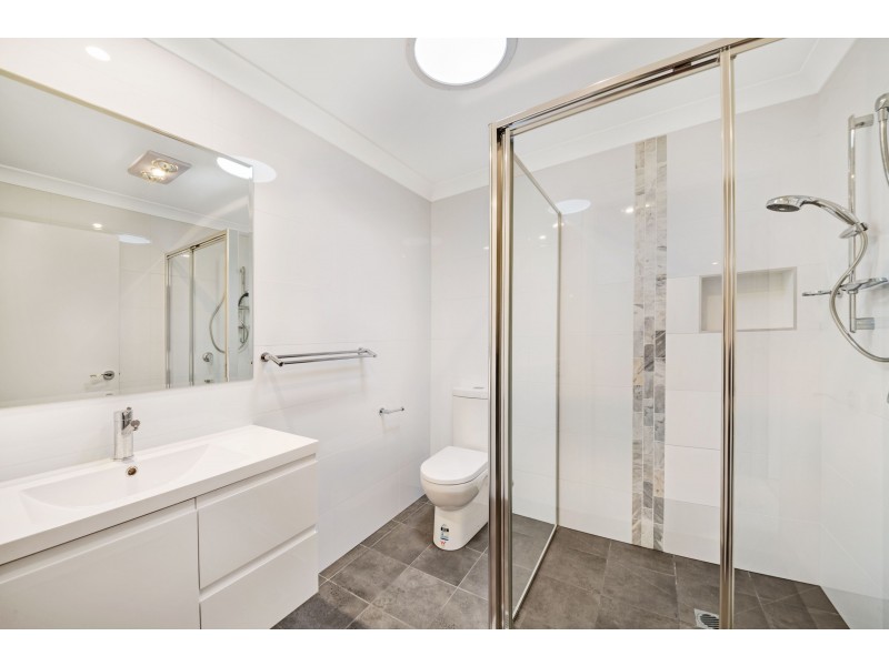 2/247 Blackwall Road, Woy Woy NSW 2256