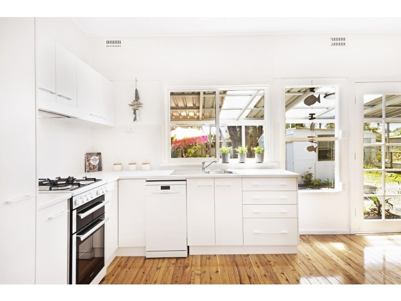 37 Alexandra Street, Umina Beach NSW 2257