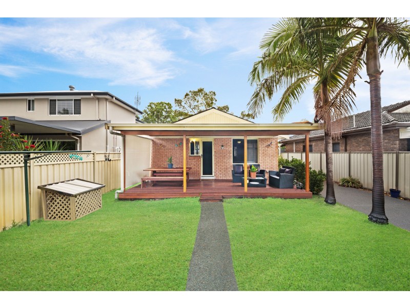 84 Mackenzie Avenue, Woy Woy NSW 2256