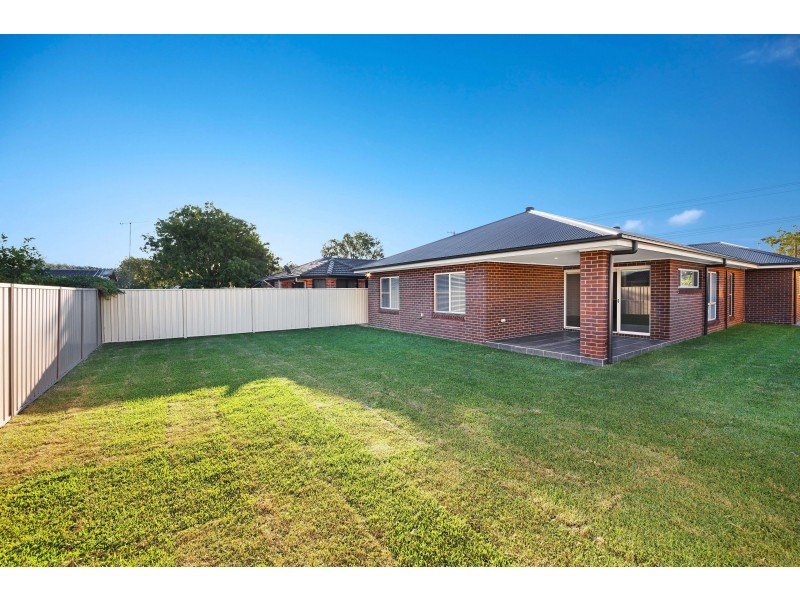 21 Dunban Road, Woy Woy NSW 2256
