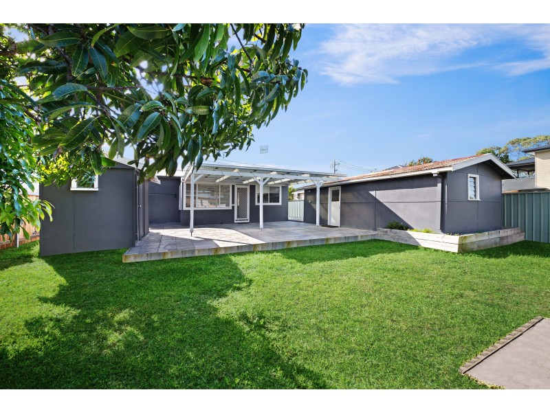 8 Albion Street, Umina Beach NSW 2257