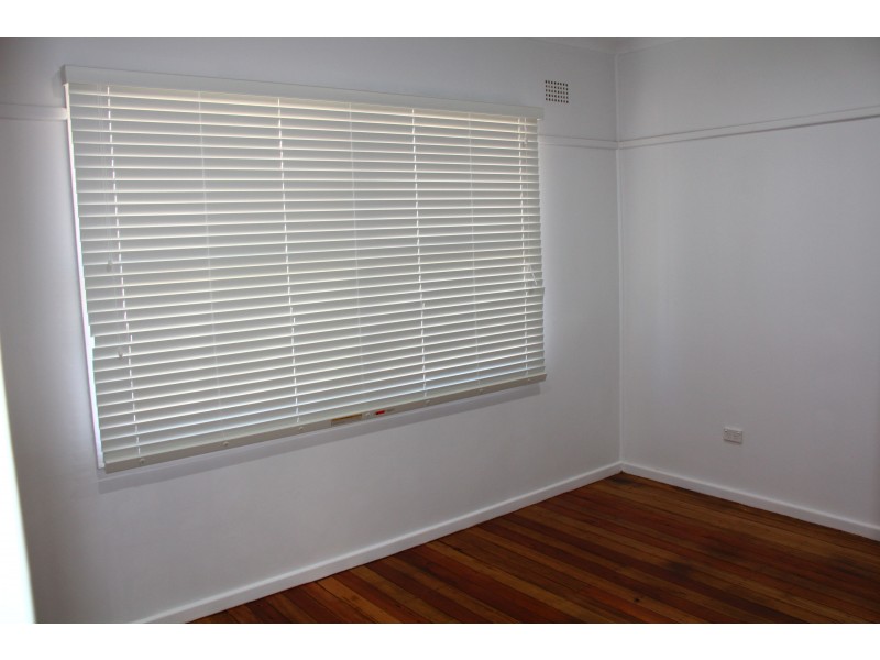 12 Blomfield Avenue, Bega NSW 2550