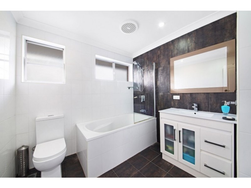 11 Daffodil Drive, Woy Woy NSW 2256