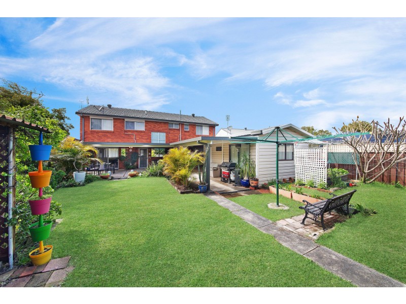 11 Daffodil Drive, Woy Woy NSW 2256