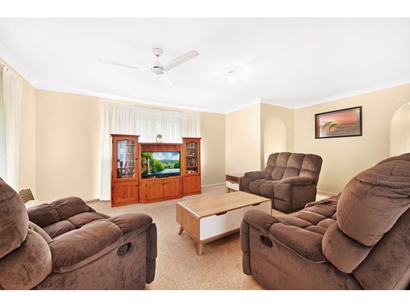 6 Waterloo Avenue, Woy Woy NSW 2256