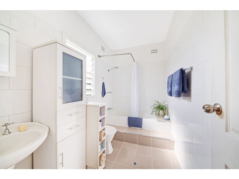 10 Angler Street, Woy Woy NSW 2256