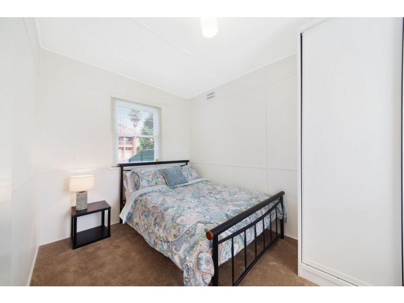 10 Angler Street, Woy Woy NSW 2256